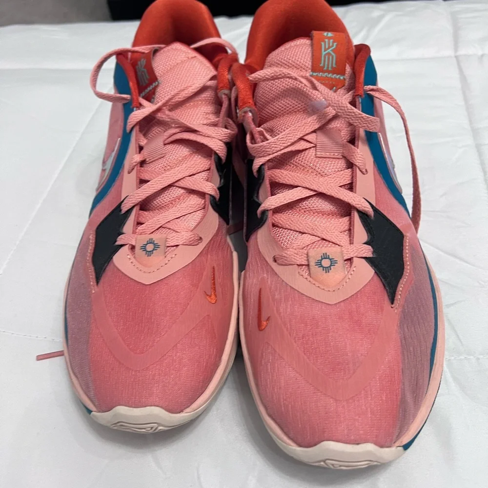 Nike - Picture 5 of 5